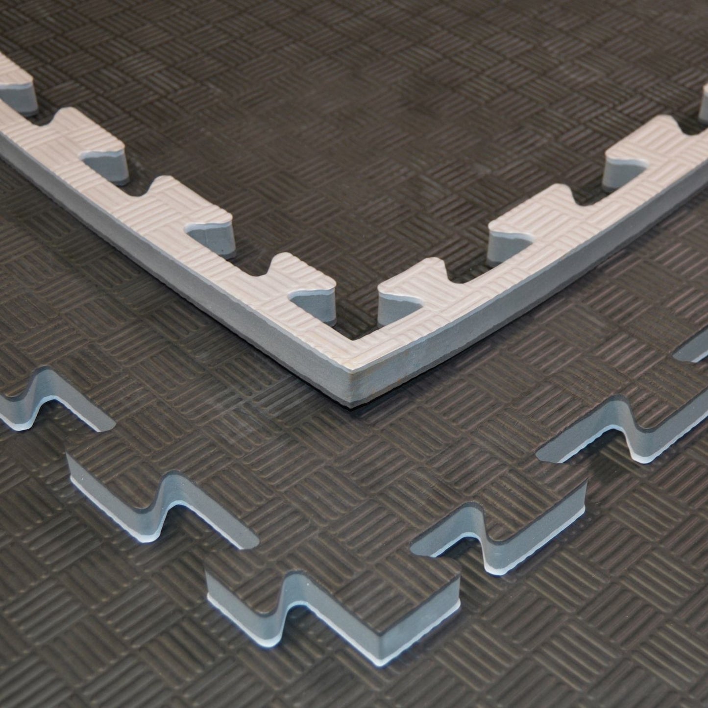 Tapis d'arts martiaux TEKKA BUDO Gris-Noir - 100 x 100 x 2 cm - Bords dentelés - Tapis réversible, Tapis d'entraînement - Judo, Karaté, Ju-Jutsu, Taekwondo