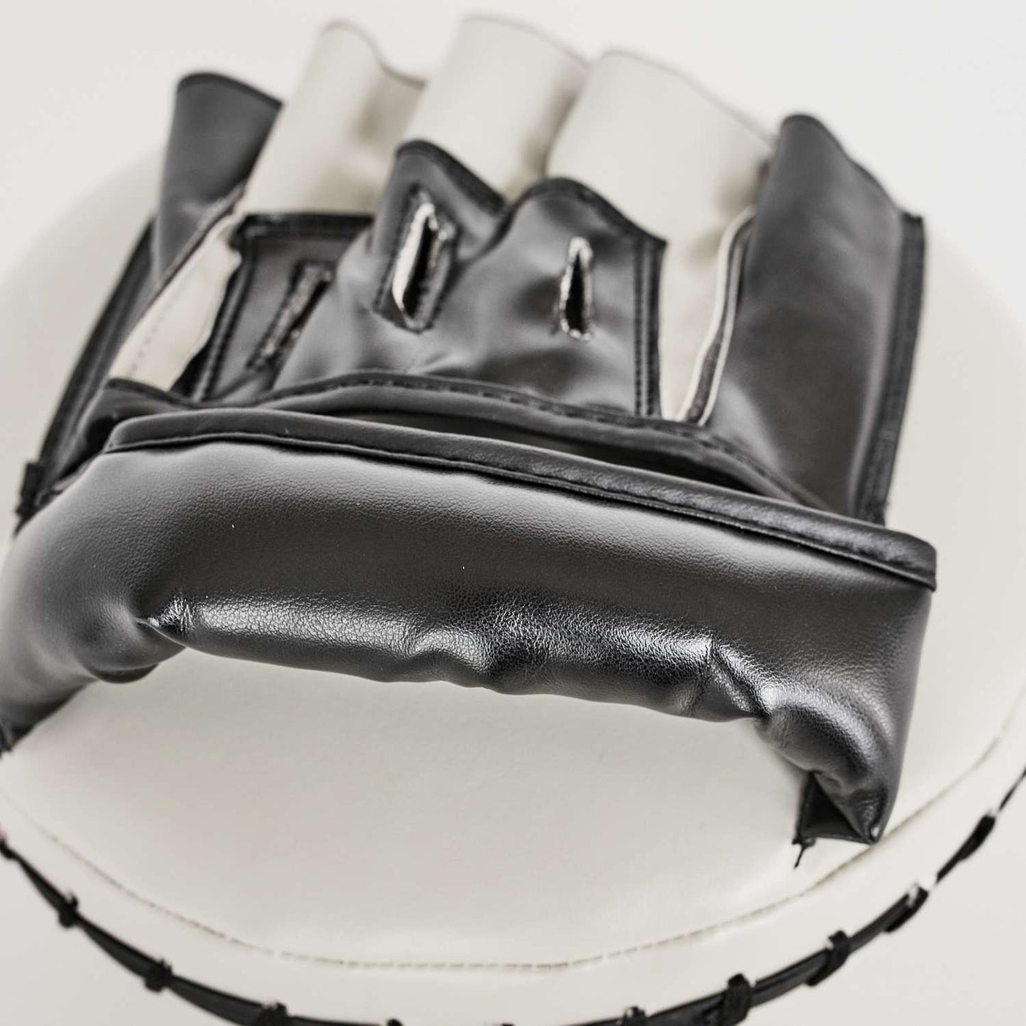 PX Boxpratzen Round - PU stone (Paar) - Runde Handpratze