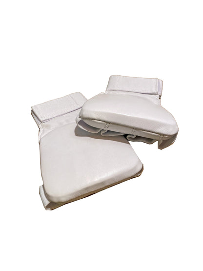 Protège-poignets de karaté TEKKA BUDO blancs plats - Mitaines en cuir véritable - Passants pour les doigts avec bande élastique