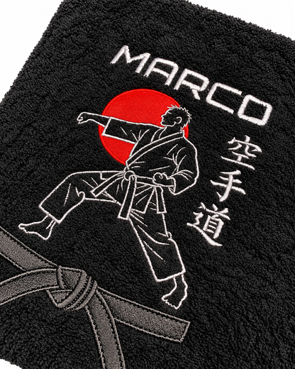 Karate-Handtuch bestickt - Personalisiert mit Namen und Gürtelgrad - Karate-Do Stickerei Bestickung