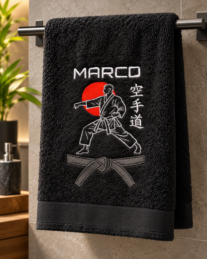 Karate-Handtuch bestickt - Personalisiert mit Namen und Gürtelgrad - Karate-Do Stickerei Bestickung