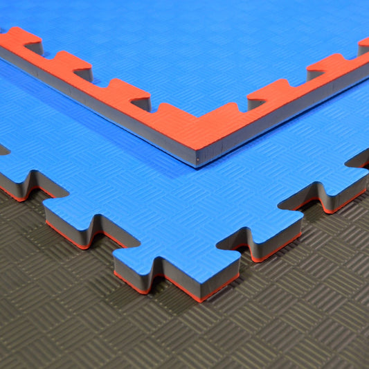 Tapis d'arts martiaux TEKKA BUDO SET - rouge-bleu - 100 x 100 x 2 cm - Bords emboîtables - Tapis réversible, tapis d'entraînement - Judo, Karaté, Ju-Jutsu, Taekwondo