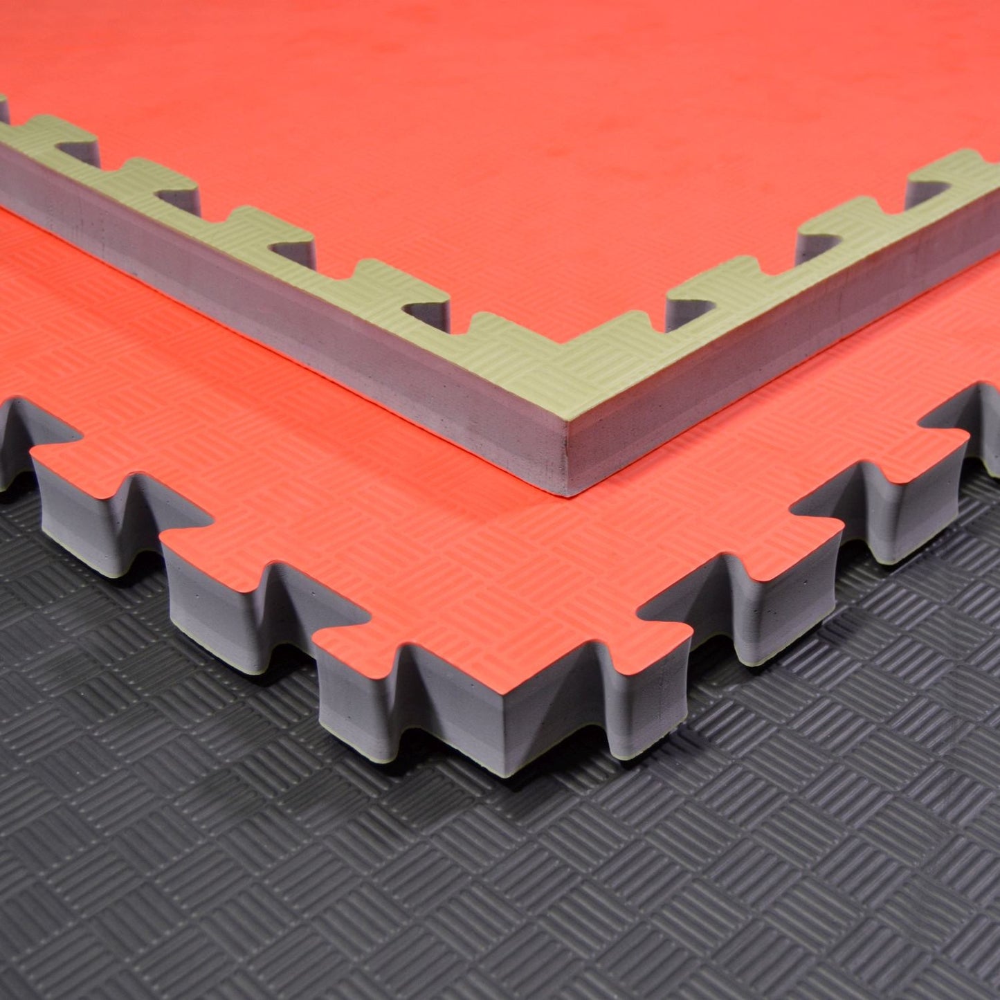 Tapis d'arts martiaux TEKKA BUDO SET - rouge-vert - 100 x 100 x 4 cm - Bords emboîtables - Tapis réversible, tapis d'entraînement - Judo, Karaté, Ju-Jutsu, Taekwondo