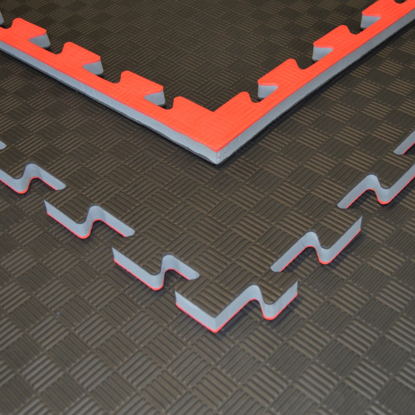 Tapis d'arts martiaux TEKKA BUDO SET - rouge-noir - 100 x 100 x 2 cm - Bords emboîtables - Tapis réversible, tapis d'entraînement - Judo, Karaté, Ju-Jutsu, Taekwondo
