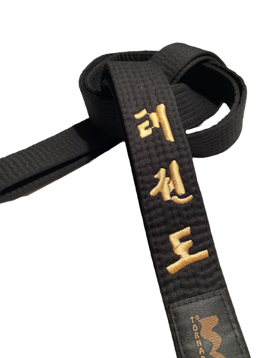 Ceinture de Taekwondo TEKKA BUDO noire - brodée - broderie lettrage doré - ceinture noire coréenne